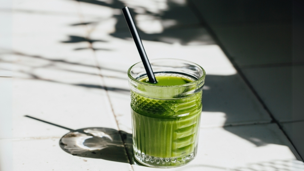 objevte, jak může kratom ovlivnit únavu. přehled účinků, zkušeností i doporučení pro bezpečné užívání kratomu při pocitu vyčerpání a vyhoření.